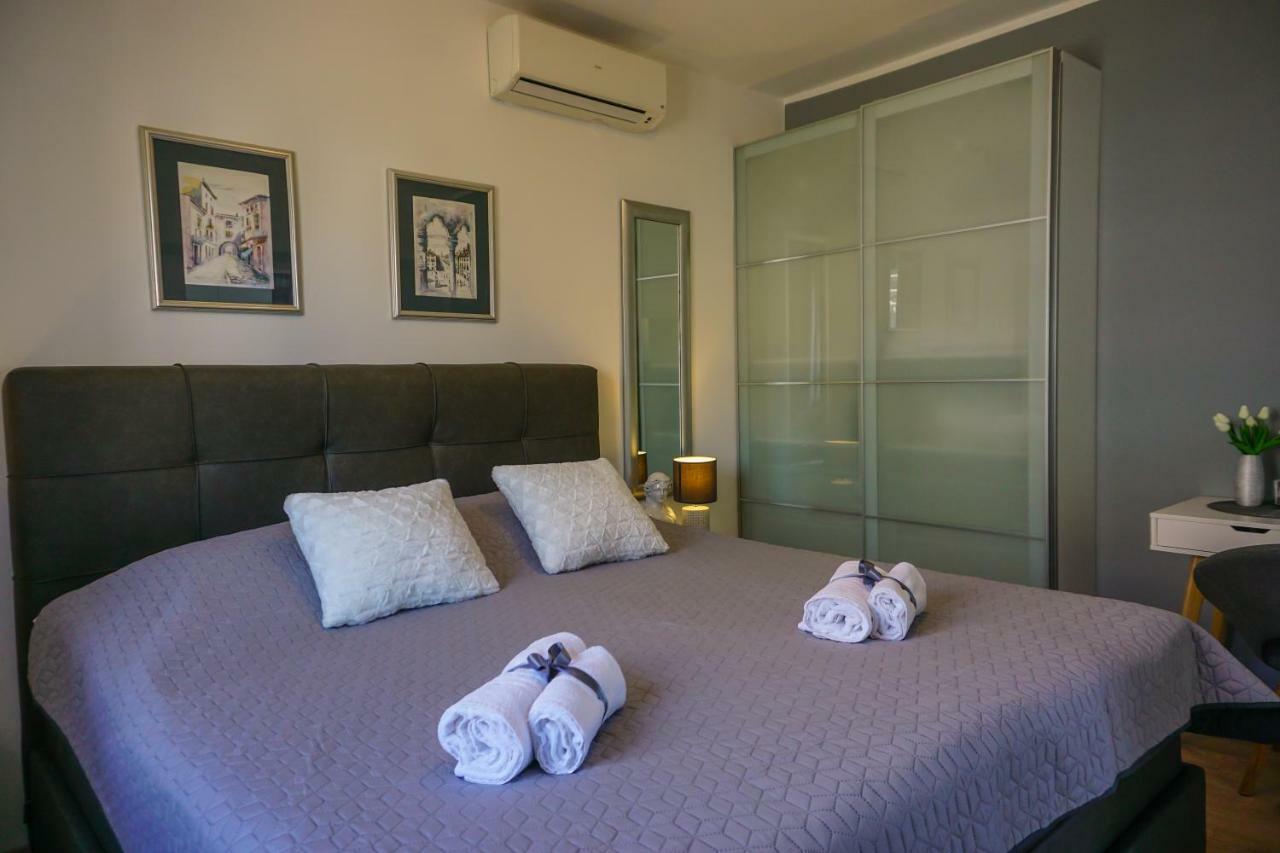 Apartment Paula With Private Jacuzzi And Parking- Near The Beach Zadar Ngoại thất bức ảnh