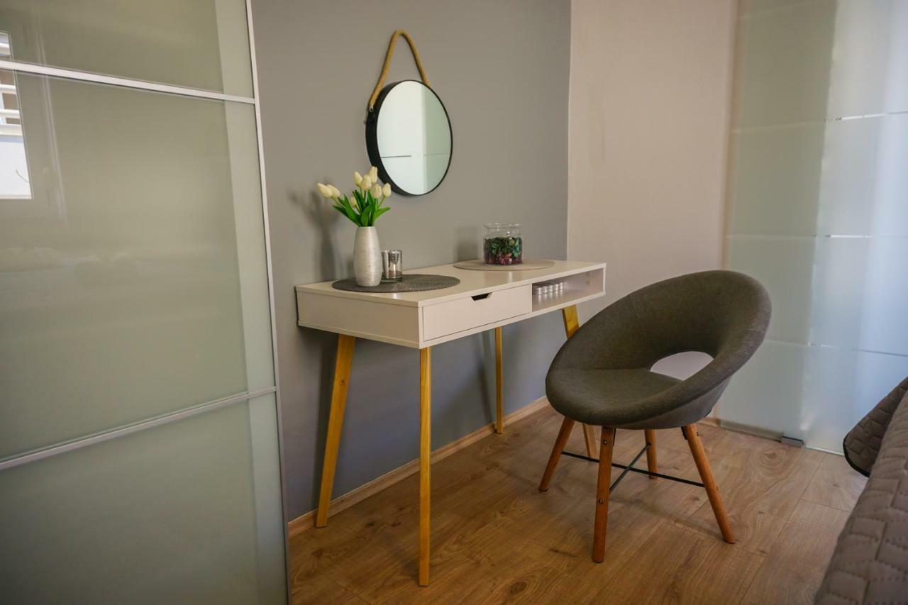 Apartment Paula With Private Jacuzzi And Parking- Near The Beach Zadar Ngoại thất bức ảnh